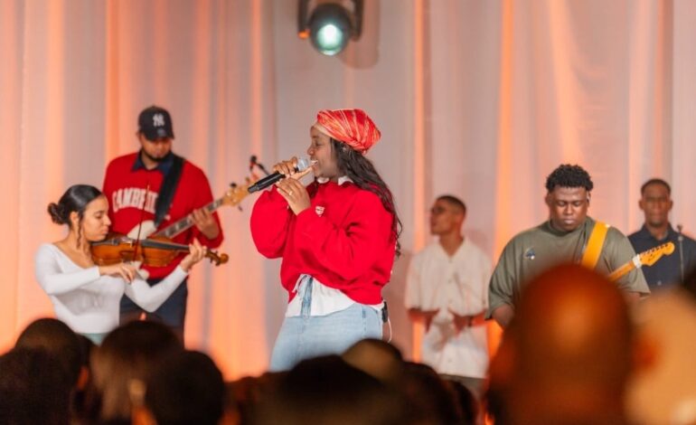 Cantante cristiana Raisa Díaz impacta con el clamor ardiente de su tema “Revela”