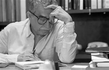 Entre Versos y Párrafos