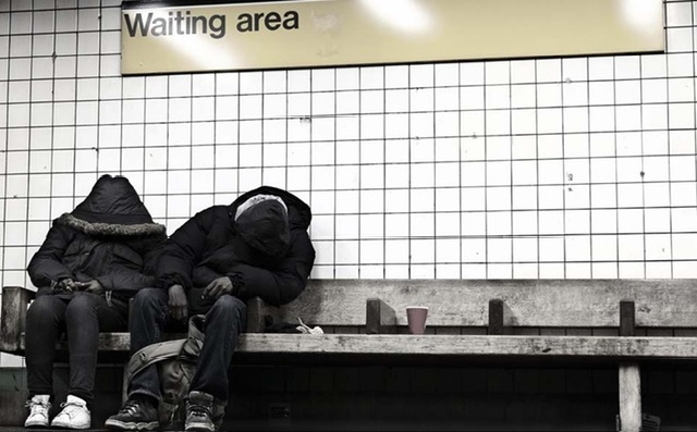 Trump firma orden ejecutiva reducir personas desamparadas calles USA; NY segundo lugar con más de ellos