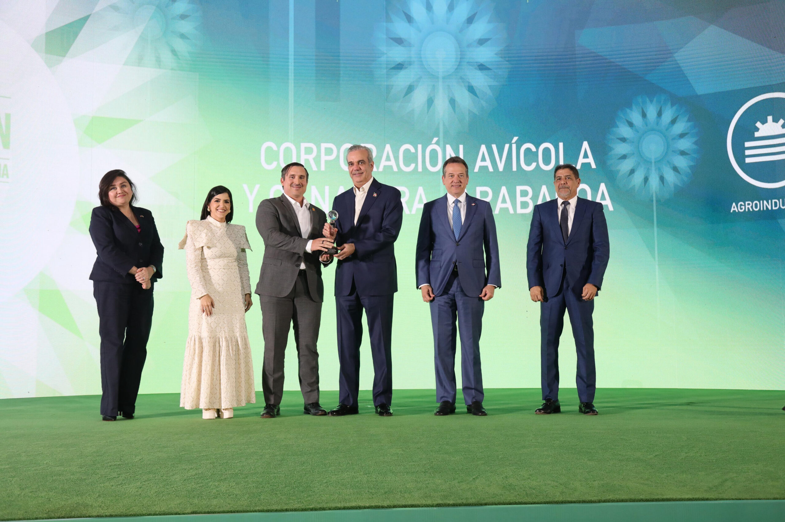 Empresas de inversión extranjera aportaron 28% de la recaudación fiscal dominicana en 2024