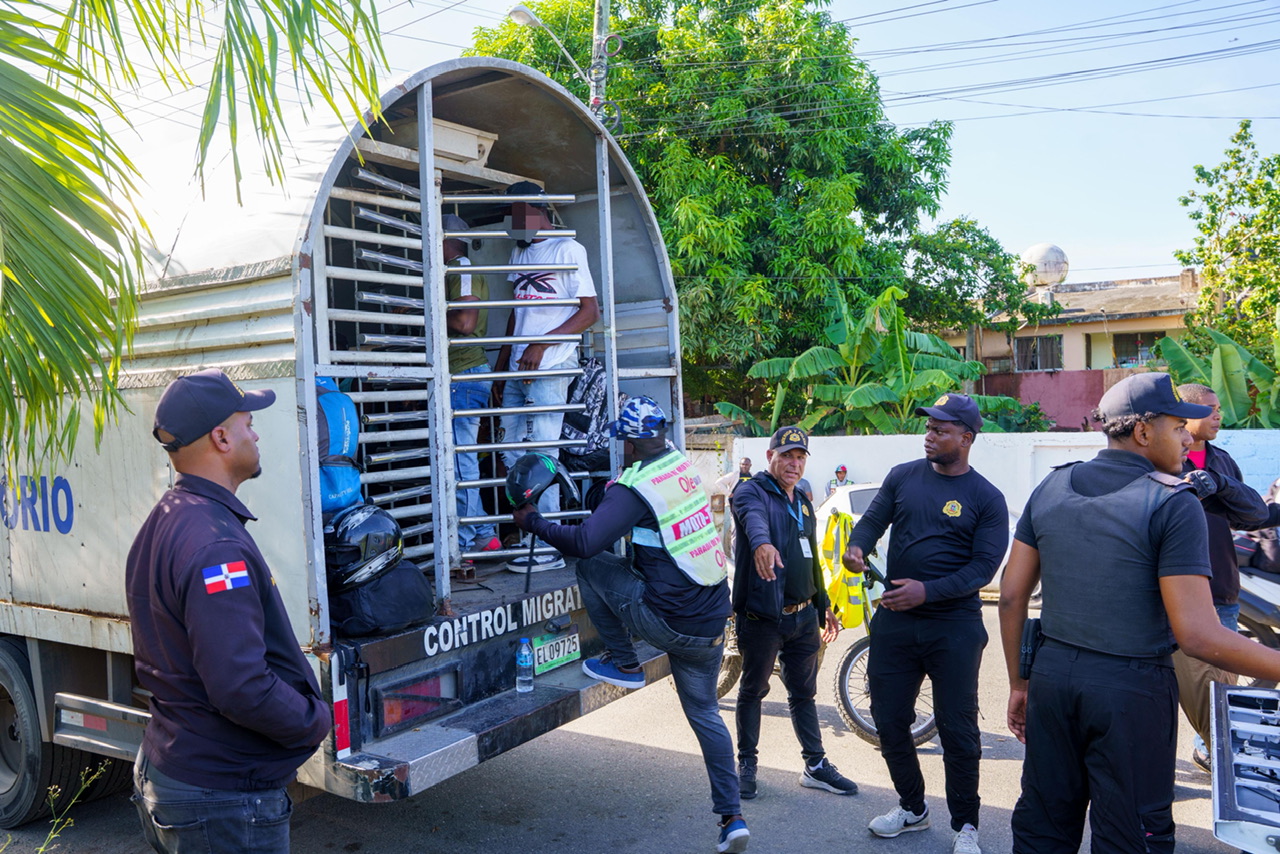 DGM detiene a 1,056 inmigrantes ilegales