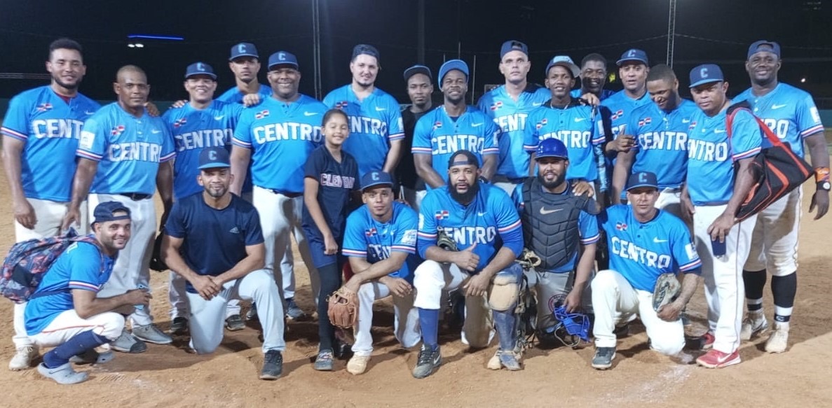 Centro y Comercio en Marchan ganan y van por campeones divisional en softbol del DN