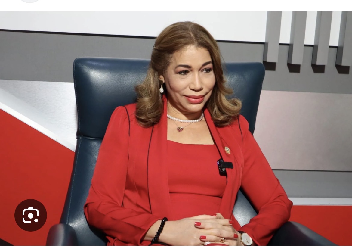 Dra.Silvia García productora/conductora de TV invita, a conversatorio
