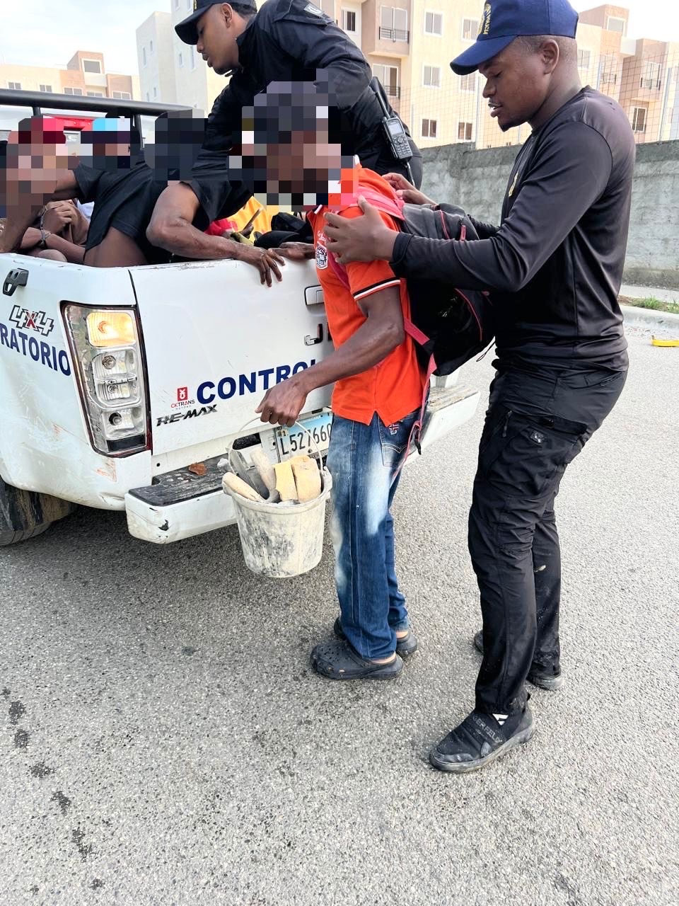 Despliegue conjunto de la DGM y Fuerzas dejan 1,089 haitianos indocumentados detenidos y 1,375 deportados