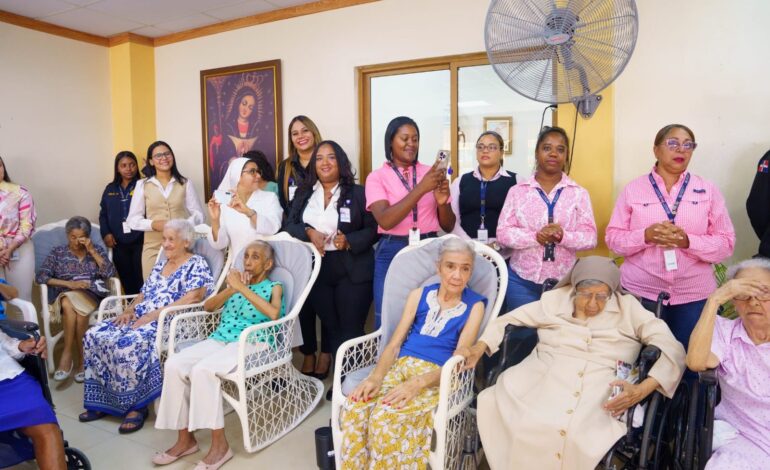DGM realiza visita de solidaridad al hogar de ancianas Nuestra Señora del Carmen