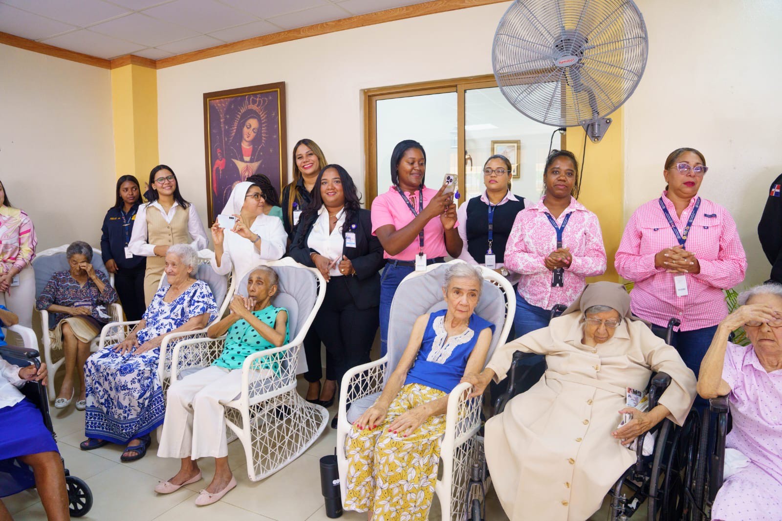 DGM realiza visita de solidaridad al hogar de ancianas Nuestra Señora del Carmen