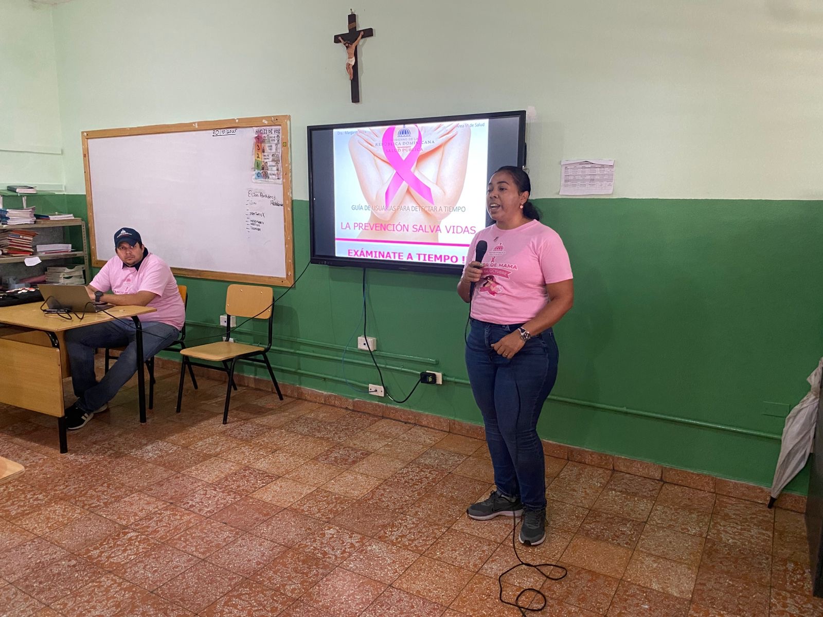 Área VI de Salud promueve la prevención del cáncer de mama con jornada educativa