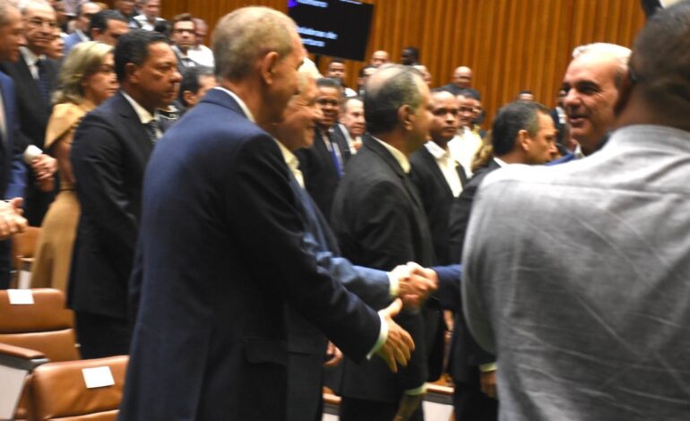 El ministro Franklin García Fermín acompaño al presidente Abinader en puesta en circulación de libro sobre la Reforma Constitucional