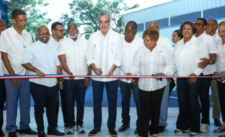 Presidente Abinader pone fin a más de 60 años de espera con la inauguración del polideportivo Club Rafael Osvaldo Mercedes (CROM), en Villa Mella