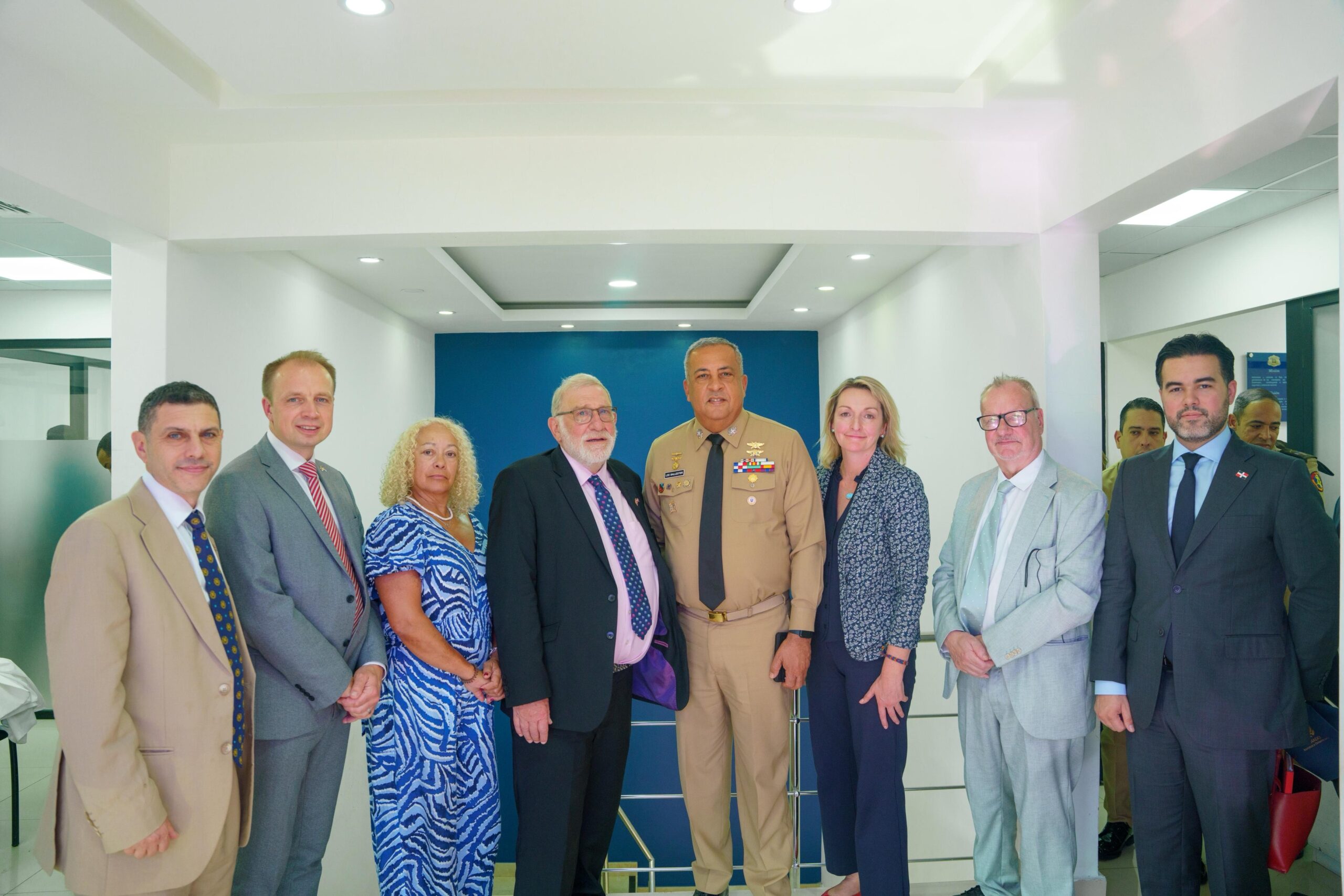 Delegación interparlamentaria británica visita DGM