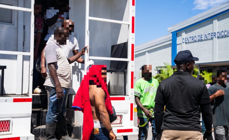 Detienen 2,258 extranjeros indocumentados en diferentes operativos y deportan a 2,454