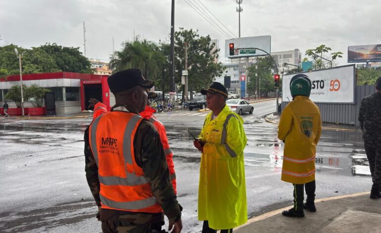 DIGESETT, MOPC y los Ayuntamientos supervisan condiciones de las vías durante paso de la tormenta Melissa