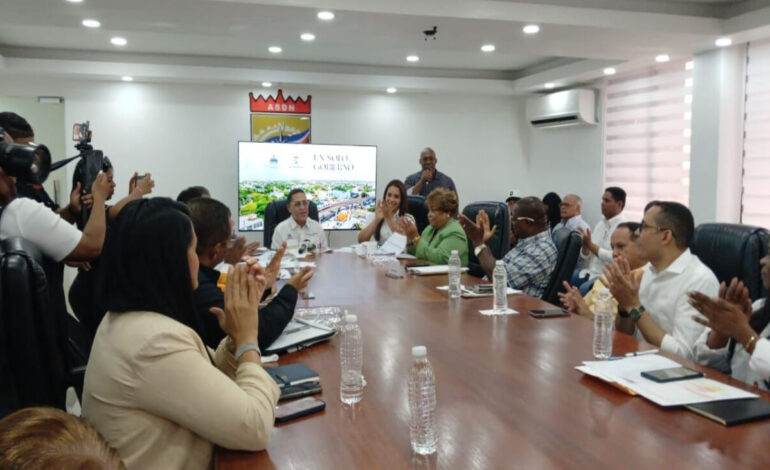 Gobierno trabaja para entregar 158 nuevas aulas