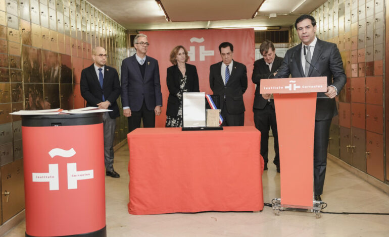 Ministro de Cultura encabeza entrega  de “Caja de Letras”