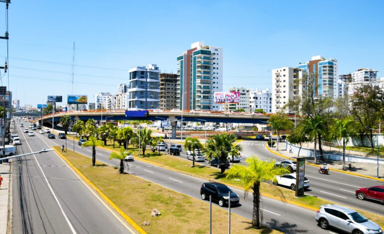 Obras Públicas dará mantenimiento a pasos a desnivel en el Gran Santo Domingo
