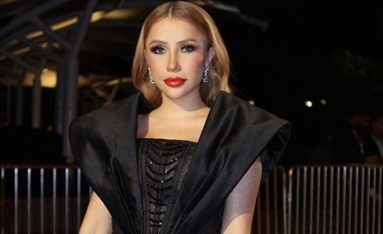 Jessica Campos deslumbra en los Glamour Music Awards 2025 con elegancia, estilo y presencia en la gran noche de la música