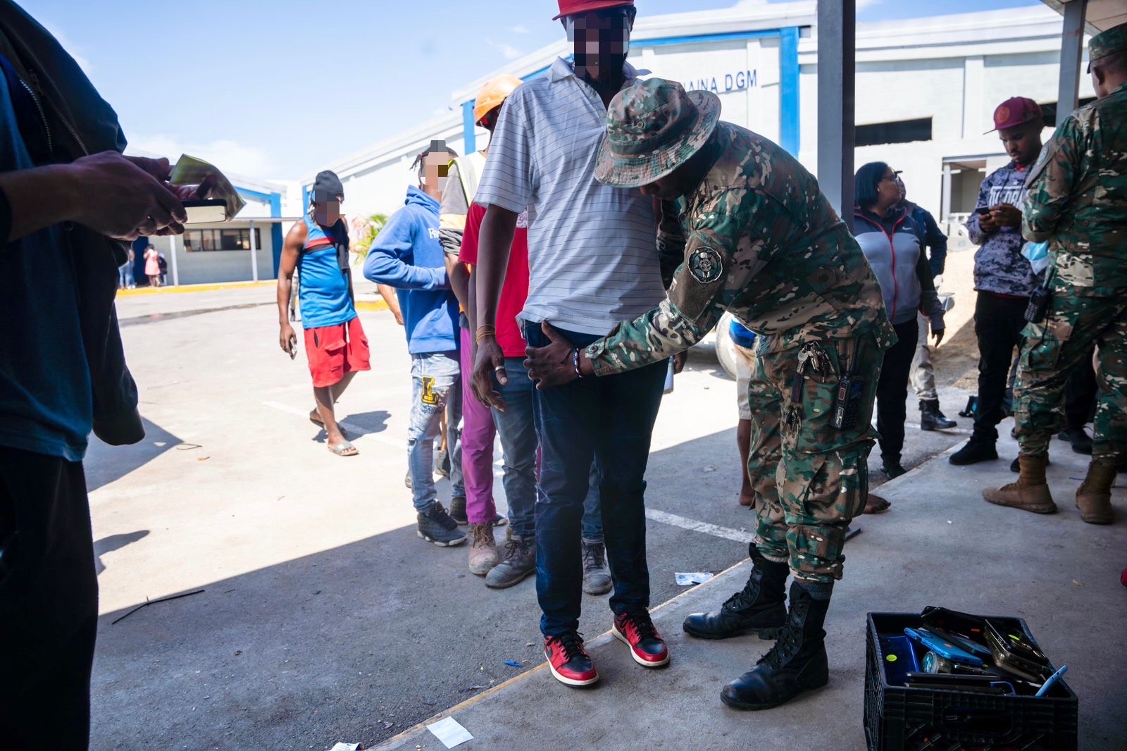 DGM refuerza operativos nocturnos para control migratorio y respaldo a la seguridad ciudadana.