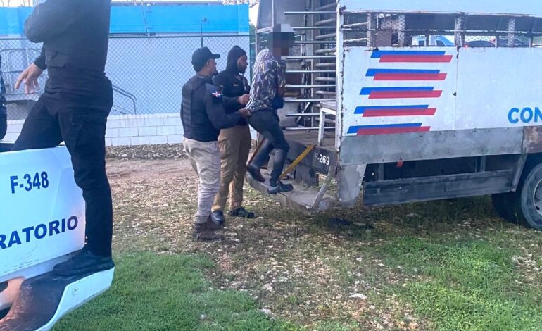 DGM detuvo ayer a 655 extranjeros indocumentados y deportó otros 740