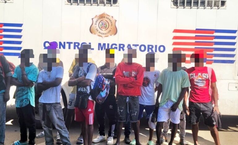Agentes migratorios capturan 58 personas indocumentadas durante operativos realizados en municipios Partido y el Pino