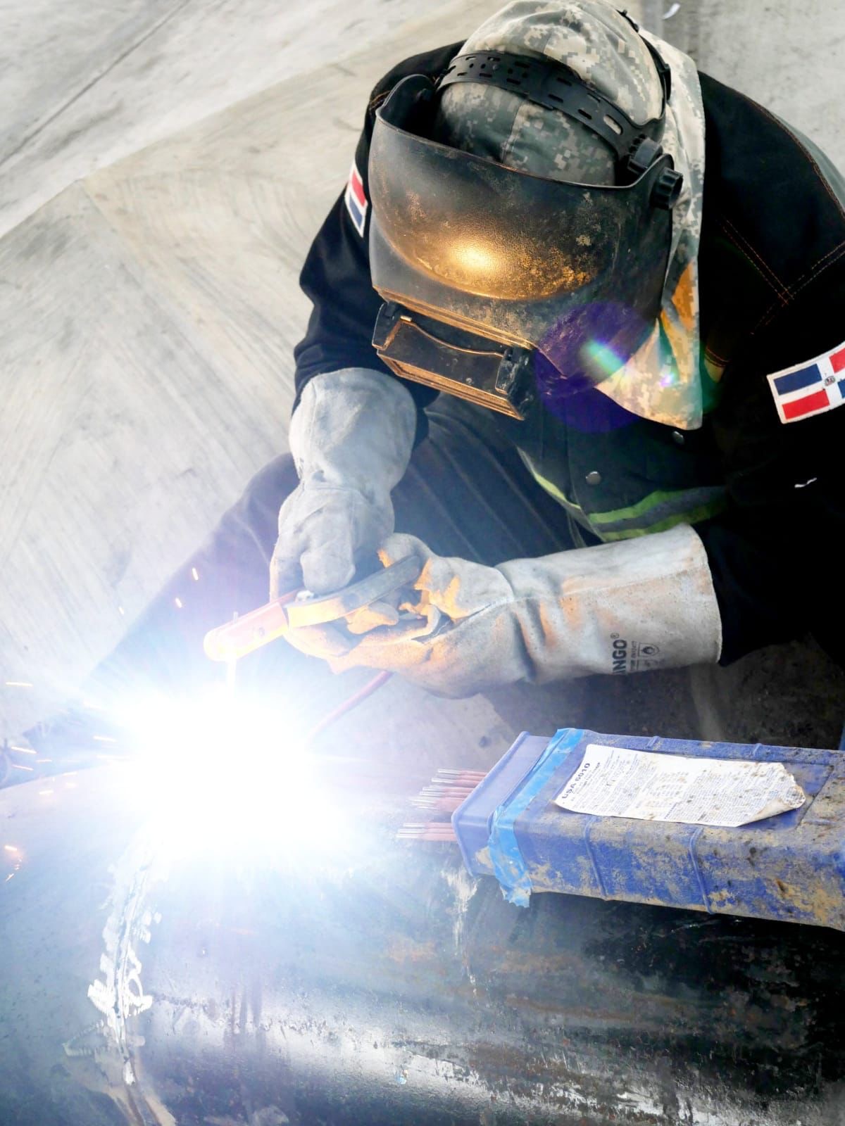 CAASD soluciona avería en línea de agua potable bajo elevado Churchill con Kennedy, DN