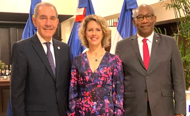 Cóctel de lanzamiento de la Semana de Francia y del Programa de Becas Calíope