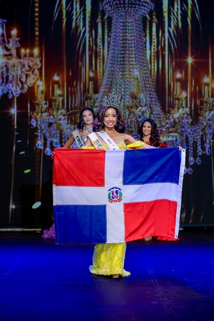 Modelo dominicana Melissa Hanley es la nueva Teen Petite Towering Universe